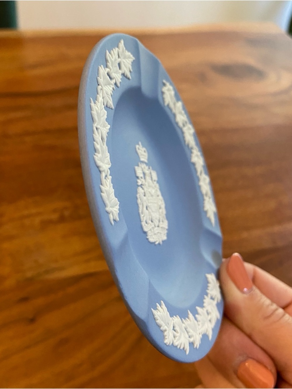 Wedgwood Jasperware Canada Coat of Arms Small Dish - Picture 10 of 11